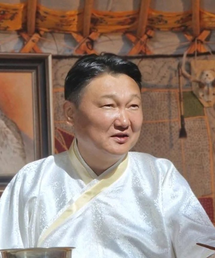 Энэ цаг мөчөөс эхэлж МУ-ын Ардын жүжигчин Самандын Жавхлан хэмээгдэхээр болсон байна. Баяр хүргэе ээ👏