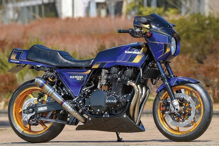 PutiMotor's tweet image. カワサキ Z1000Mk.IIを、千葉県「ACサンクチュアリー」がカスタマイズ❗️
ACサンクチュアリーのコンプリートカスタム、RCM(Radical Construction Manufacture)によるMk.II。
通算製作番号となるシリアルナンバーは700で、キリ番車両らしいフルスペック仕様😳
handl-mag.com/goodlooking/20…