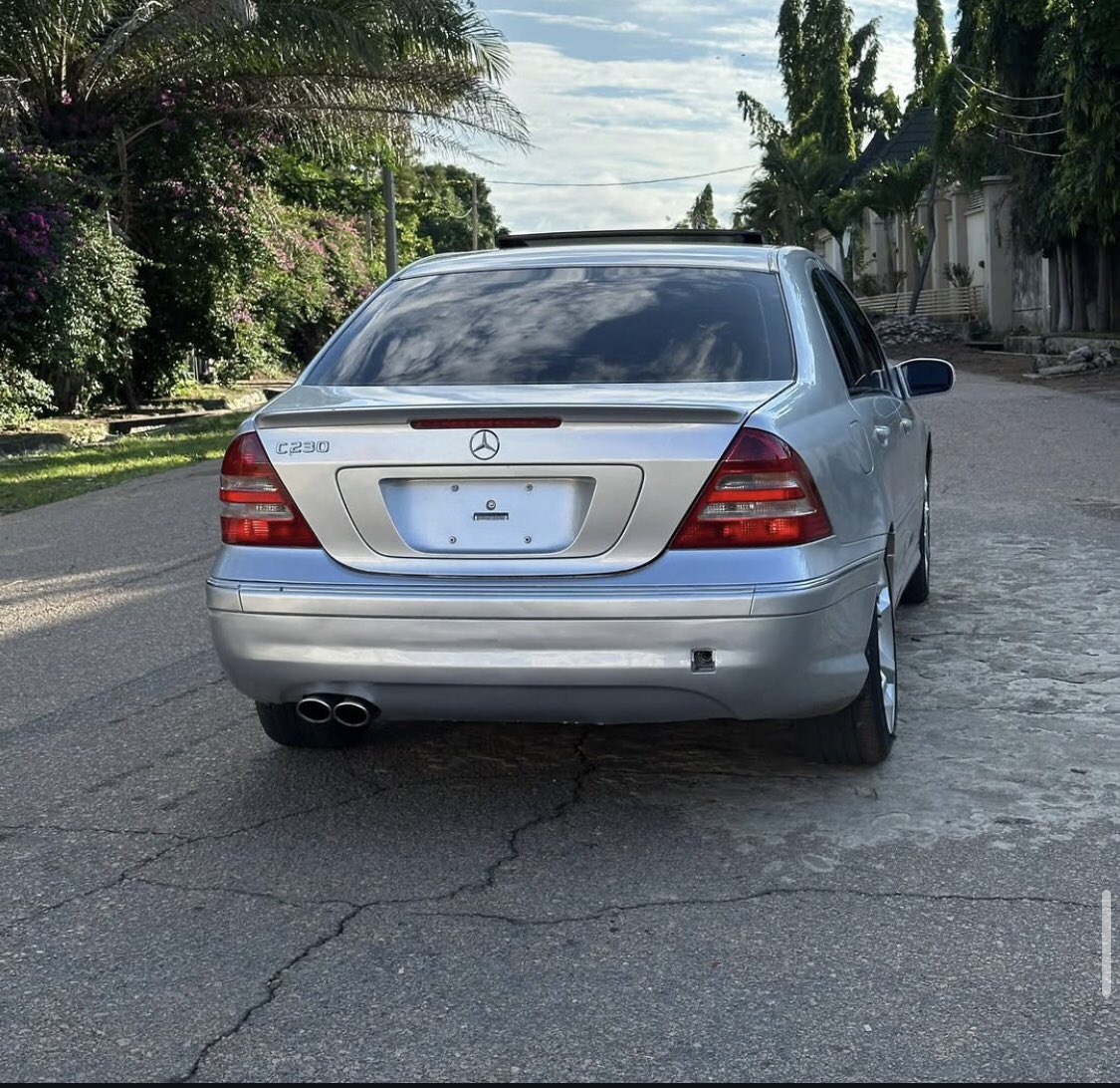 Automall_ng's tweet image. Extremely clean Mercedes Benz C230
2007 model
Price:5.6m
Location: Kaduna
@abujastreets @__yellows
Retweet pls馃檹