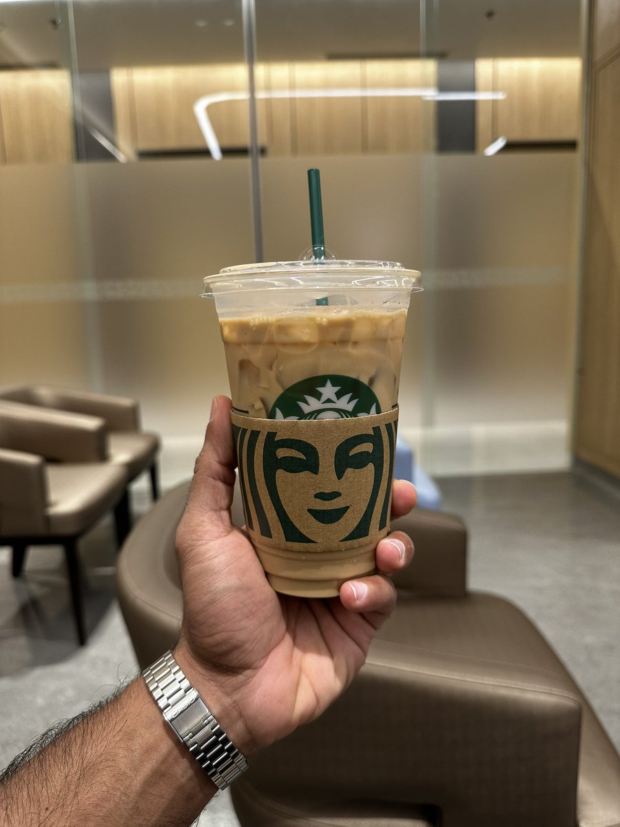 shivam_setupth's tweet image. Ice venti latte with 2 extra espresso shots and one pump of salted caramel syrup 🥤
.
Ordering this drink like I didn’t kill someone this weekend 😬🫣