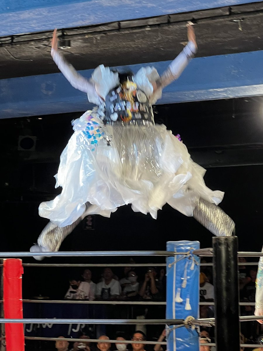 昨日の東京女子プロレス新宿FACE 、「東京プリンセスカップ」開幕戦。
行われた3試合全部好勝負！
トーナメントには魔物が棲むと言われるが、番狂せはまた起こるか？
なるべく会場で生観戦していきたいと思う。
#tjpw #TPC12