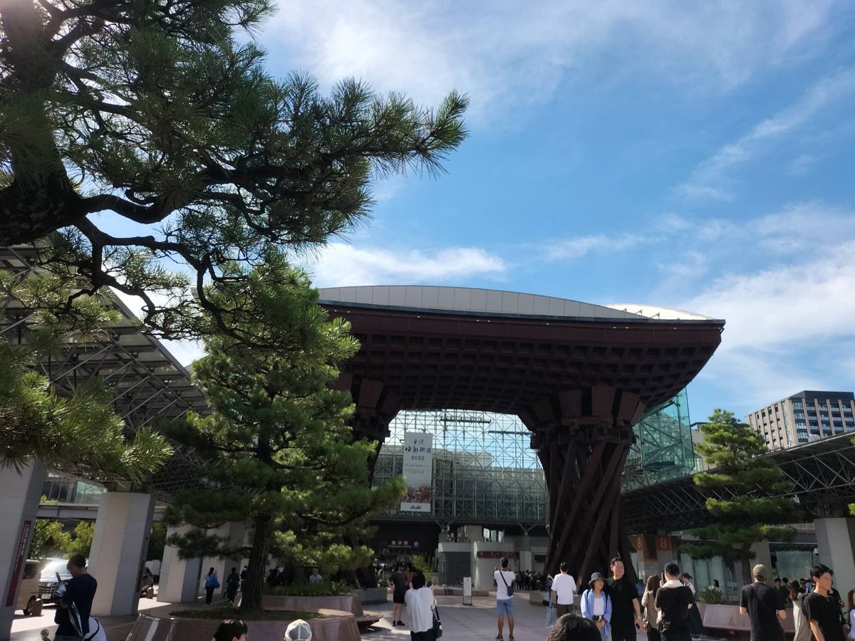 mimozaTokyo's tweet image. こんにちは
金沢旅行していますってA8アフィリエイトの友人からLINEです。
いい景色!優雅な雰囲気が伝わってきました。ご夫婦旅行ですって✈️
暑い🥵暑い🥵ワ〜
ごゆっくり楽しんでくださ〜い🌺