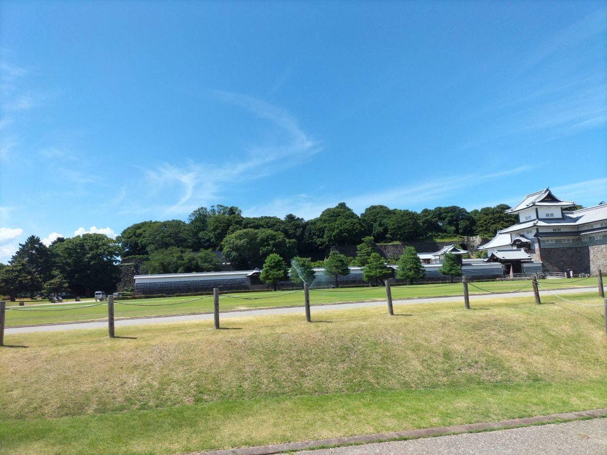 mimozaTokyo's tweet image. こんにちは
金沢旅行していますってA8アフィリエイトの友人からLINEです。
いい景色!優雅な雰囲気が伝わってきました。ご夫婦旅行ですって✈️
暑い🥵暑い🥵ワ〜
ごゆっくり楽しんでくださ〜い🌺