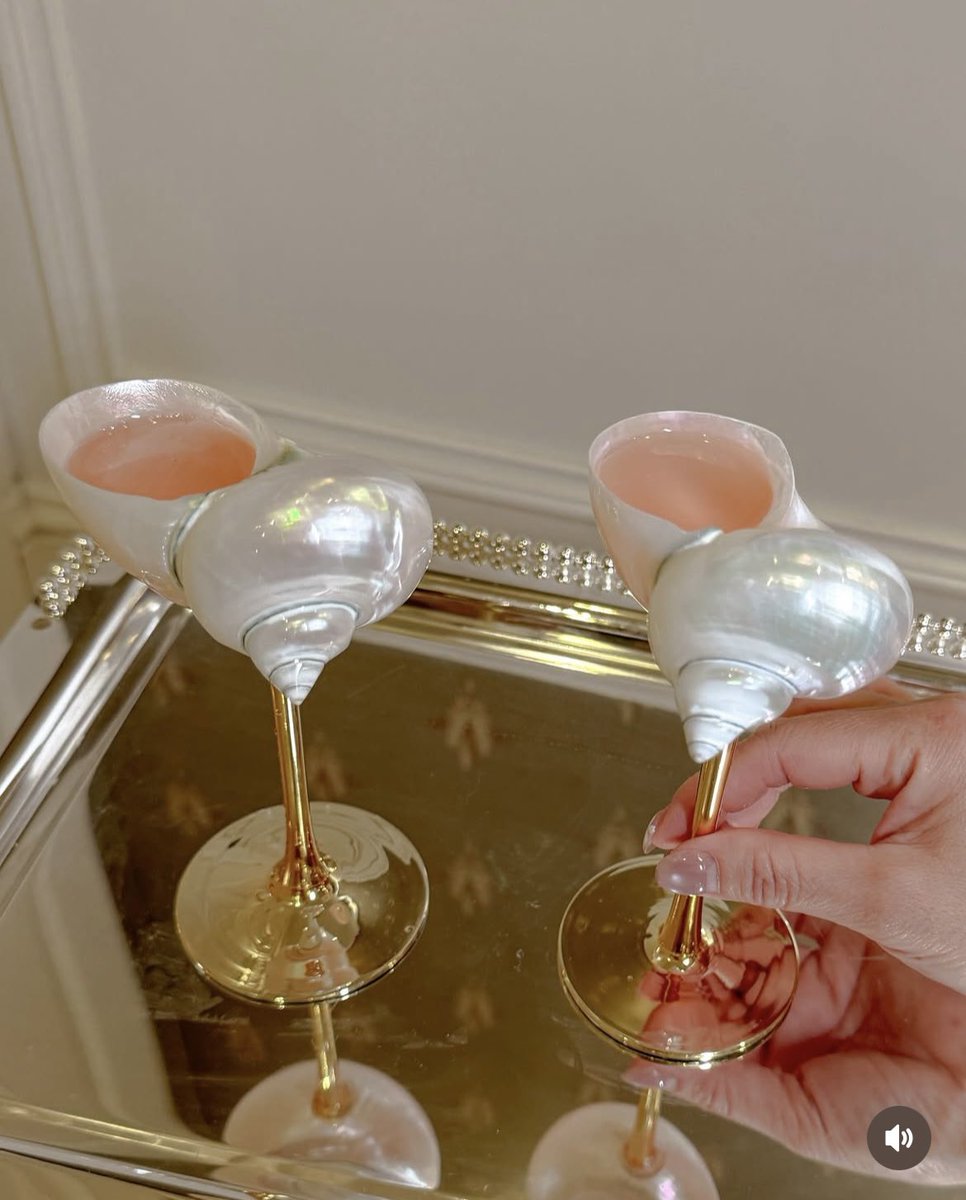 このシーシェルカップ、ありえん可愛すぎてお酒全く飲めないのにめちゃくちゃ欲しくなってる🐚🍸🌊