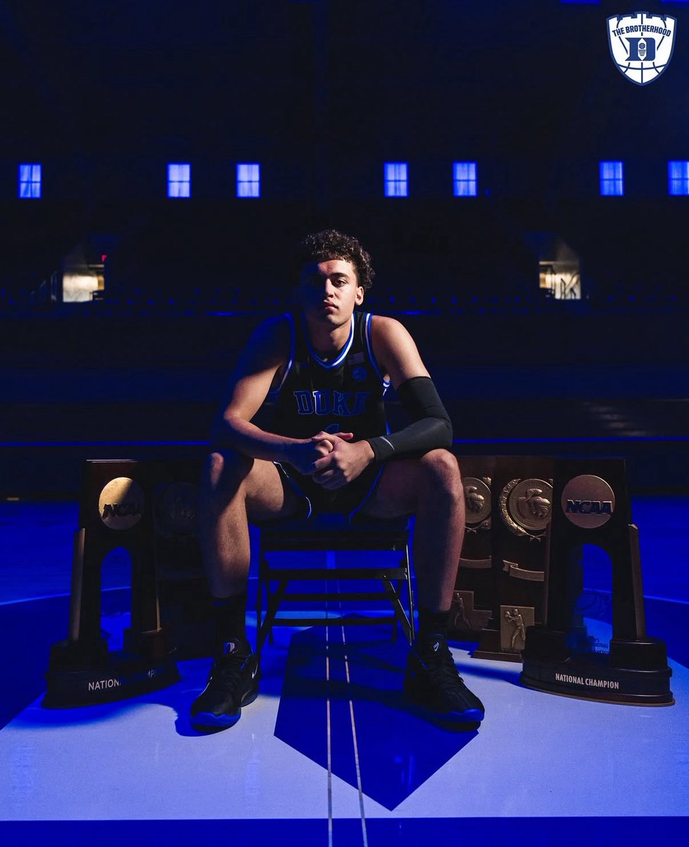 DukeEchoes's tweet image. Some players are hidden gems. Year two is when Darren stops hiding.😈

📸 @DukeMBB