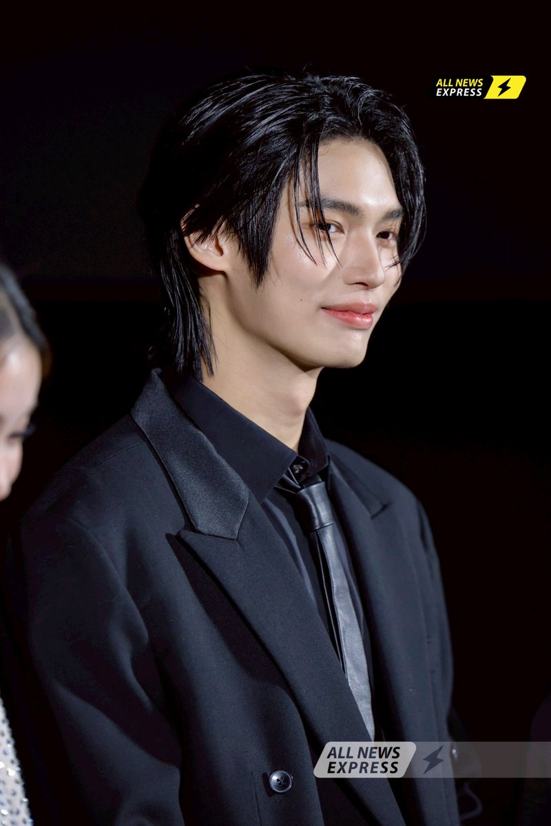 ALLNewsEXPRESS1's tweet image. [เก็บตก] รอยยิ้มกรุ้มกริ่ม!! &quot;วิน เมธวิน&quot; ในงาน บุหงาหมื่นภมร “Enigma Black Stage First Screening” 

#EnigmaBlackStageEP1
#EnigmaBlackStage
#winmetawin
#บุหงาหมื่นภมร #EnigmaSeries
#GMMTV

📌สามารถติดตามชมซีรีส์ “บุหงาหมื่นภมร ENIGMA BLACK STAGE” ได้ทุกวันเสาร์ เวลา 20:30 น.…