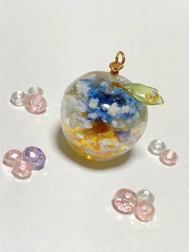 handmade_labo's tweet image. リンゴが作れるモールドです( ´͈ ᵕ `͈ )
作例は優氷様（@@spoonfulmagic27)よりご提供いただいてます。

handmadelabo.jp/ca68/387/p-r-s/

#レジン　#レジン好きな方と繋がりたい #resin #シリコンモールド #レジン用モールド