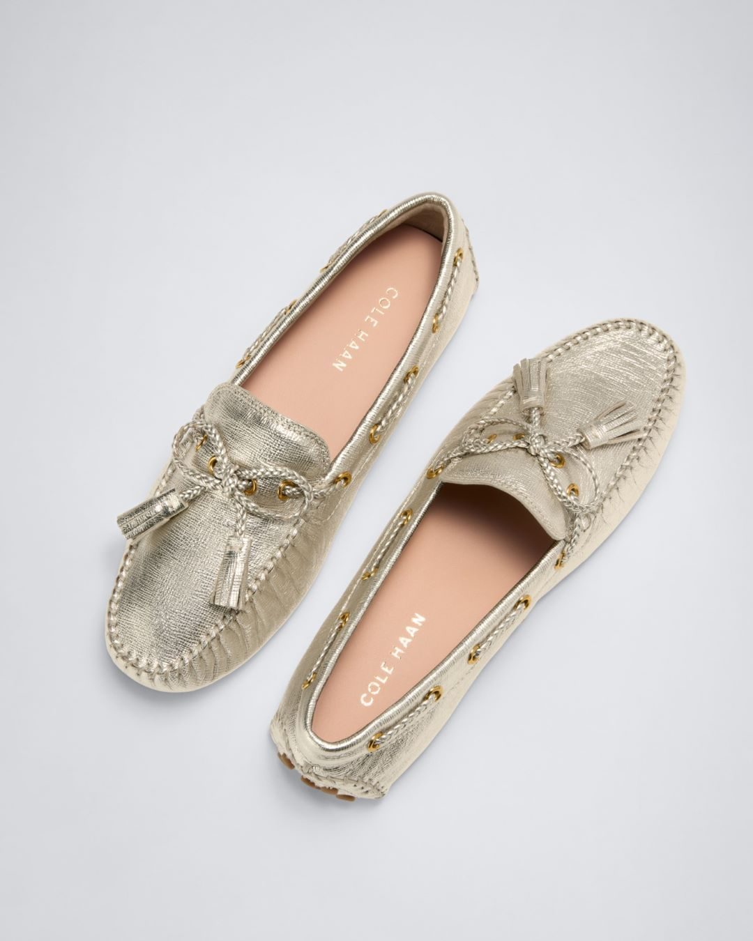Cole Haan ★ 上品な存在感の一足 Yelena フラットシューズ コール ハーン on X: