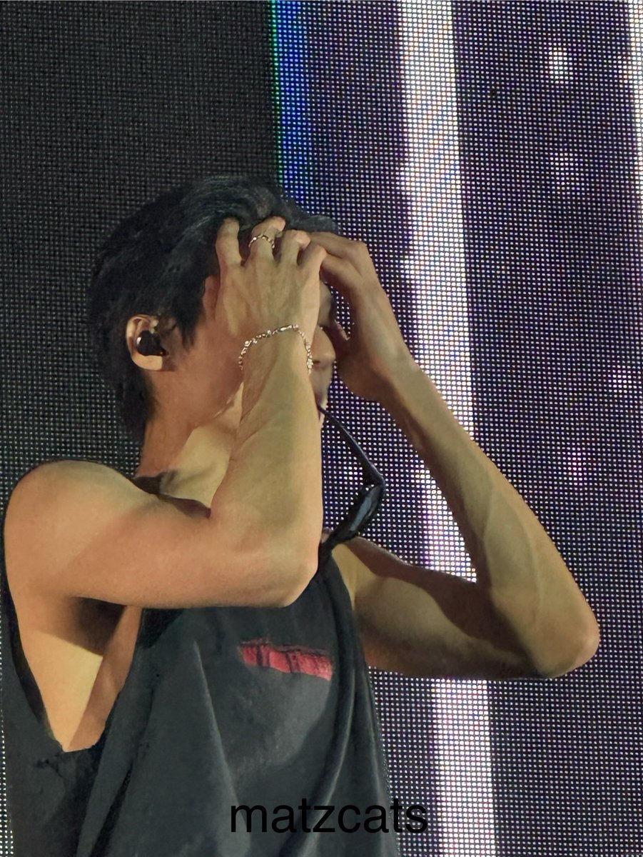 I LITERALLY PASSED OUT...??😵‍💫😵‍💫🥵🥵
#WOOYOUNG #우영 #ATEEZ #에이티즈