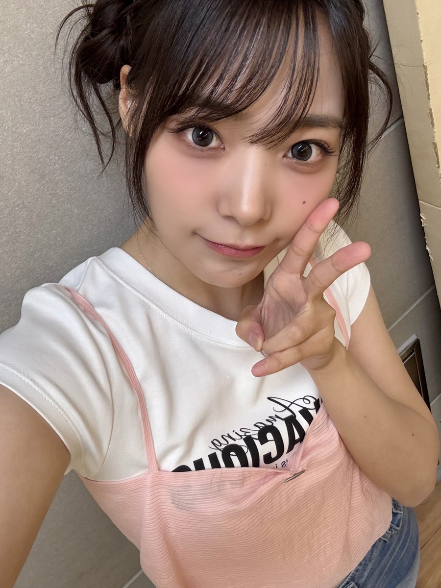 @Weekly_QWER: Jul,28,2025 Siyeon naver fancafe post cafe.naver.com/eggkim/376968?… MINGMING💓 Hi! I'm really sleepy today... Is it because I drank coffee last night? I'm going to ban coffee from now on... I guess I'm weak to caffeine I want to sleep but I'm still conscious with my eyes…