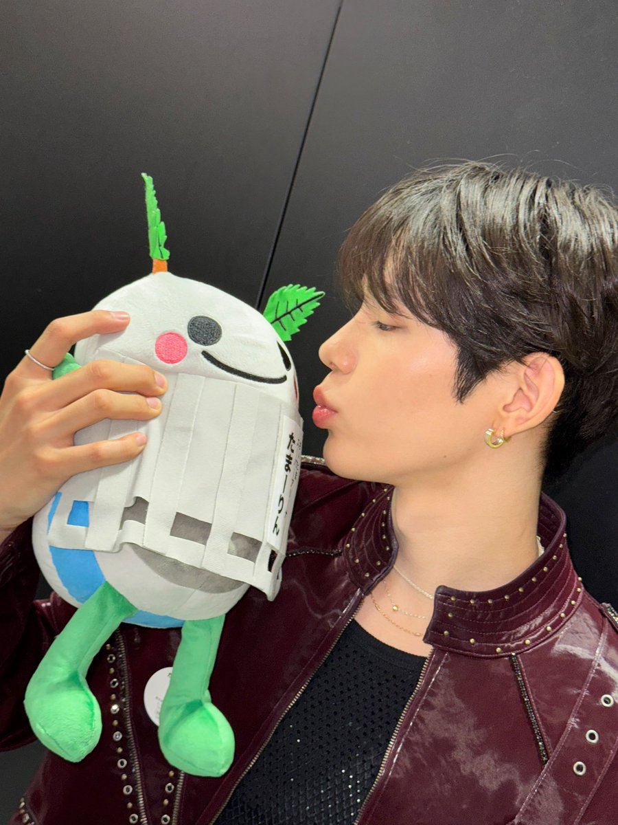 almondbriiiize's tweet image. 타로 너무 예뻐🧡🥹
