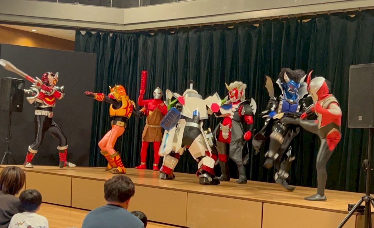 MOMOSAVER's tweet image. ヒーローとの誤解は解けいよいよコラボヒーロー vs コラボ悪玉との全面対決。
見よ!この大戦乱を!
#岡山晴れのご当地ヒーローズ2