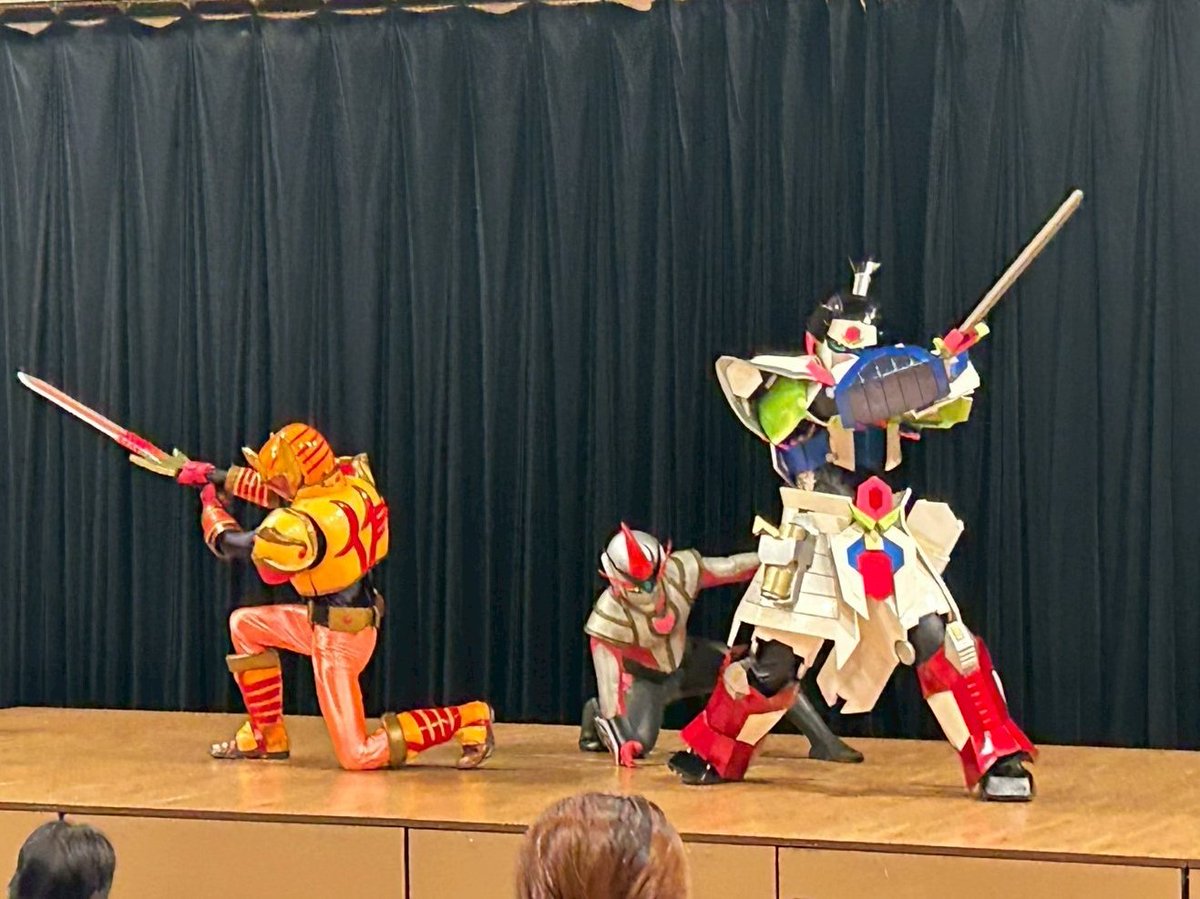 MOMOSAVER's tweet image. ヒーローとの誤解は解けいよいよコラボヒーロー vs コラボ悪玉との全面対決。
見よ!この大戦乱を!
#岡山晴れのご当地ヒーローズ2