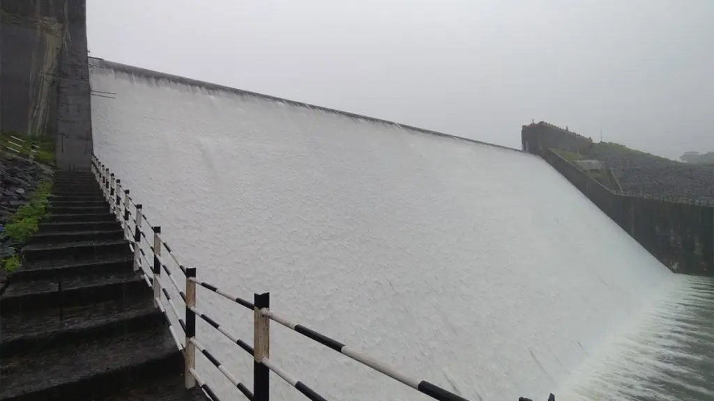 DDNewsGujarati's tweet image. 🔸નવસારી જિલ્લામાં આવેલા ડેમોની સ્થિતિ

 🔸જૂન ડેમ  167.60 થયો ઓવર ફલૉ 

🔸કેલીયા ડેમ 113. 50 થયો ઓવર ફ્લો

#navsari #dam #Overflow #heavyrain