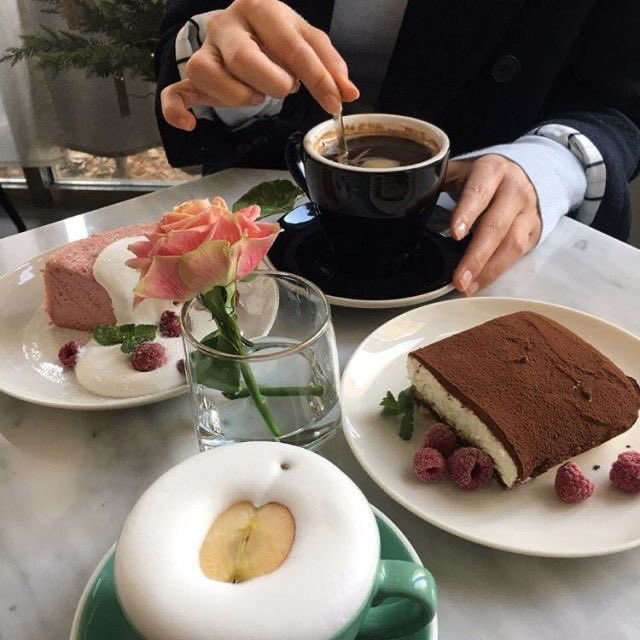 modernlilithh's tweet image. monday 🤎