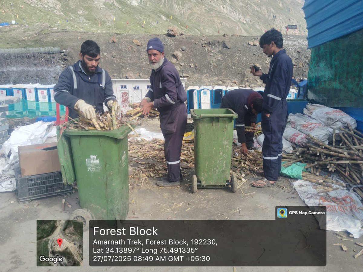 mission_sbm's tweet photo. Sanitation drives continue tirelessly along the Amarnath Ji Yatra route, keeping the sacred journey clean and safe for all pilgrims. 
 #AmarnathYatra #SwachhBharat #CleanYatra #SanitationDrive #SANJY2025
@malhotra_anoo @MoJSDDWS @listenshahid @AsadamAijaz @OfficeOfLGJandK @CM_JnK @CRPaatil