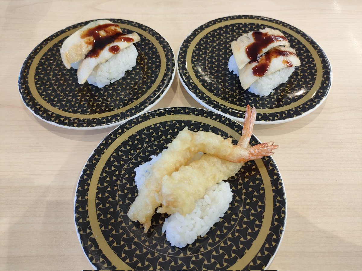 1軒目
胃に穴あいてるのか？
8皿、全く足りん😅
ご馳走様でした😋
＃はま寿司中間店