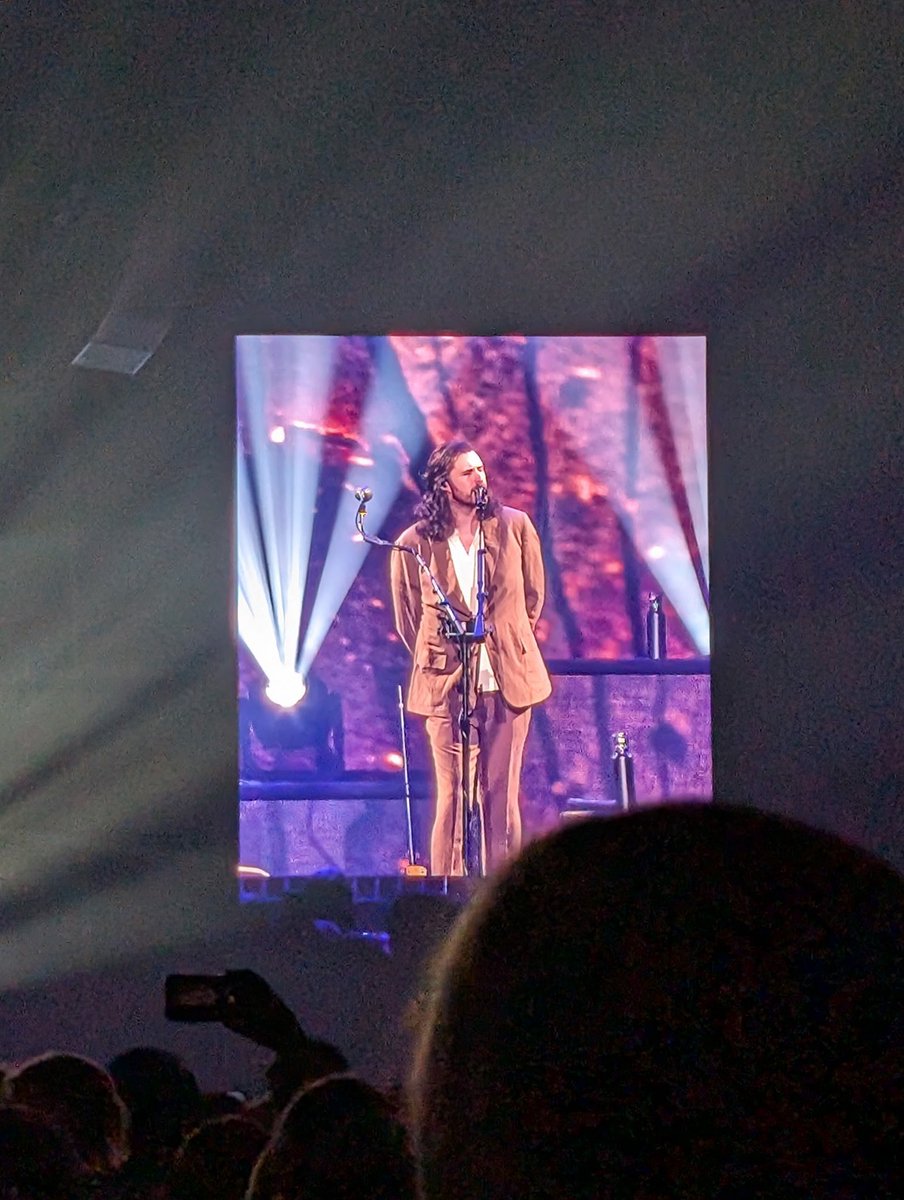 updatehozierbr's tweet image. DE MARROM! Hozier absolutamente maravilhoso no show de hoje 🤎
(📸: @uneasyland)