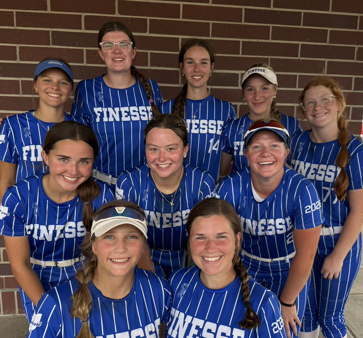 FinesseNowlin08's tweet image. Such a great year with this group. Competing in some of the top tournaments, playing in 5 different states against some amazingly talented teams. They went 44-19-4! Creating some life long friendships and memories along the way!! Cannot wait for the fall season 💙🖤💙🖤 #Babs