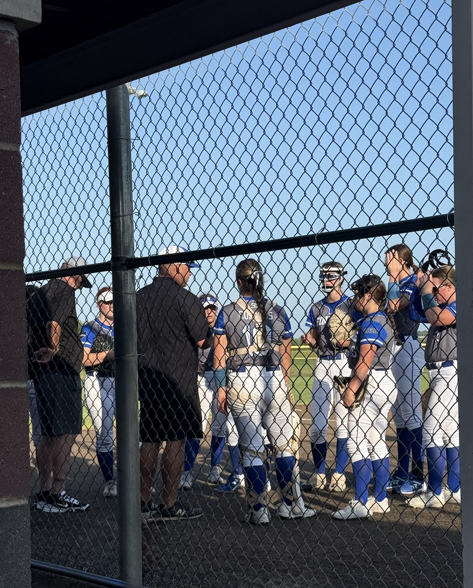 FinesseNowlin08's tweet image. Such a great year with this group. Competing in some of the top tournaments, playing in 5 different states against some amazingly talented teams. They went 44-19-4! Creating some life long friendships and memories along the way!! Cannot wait for the fall season 💙🖤💙🖤 #Babs