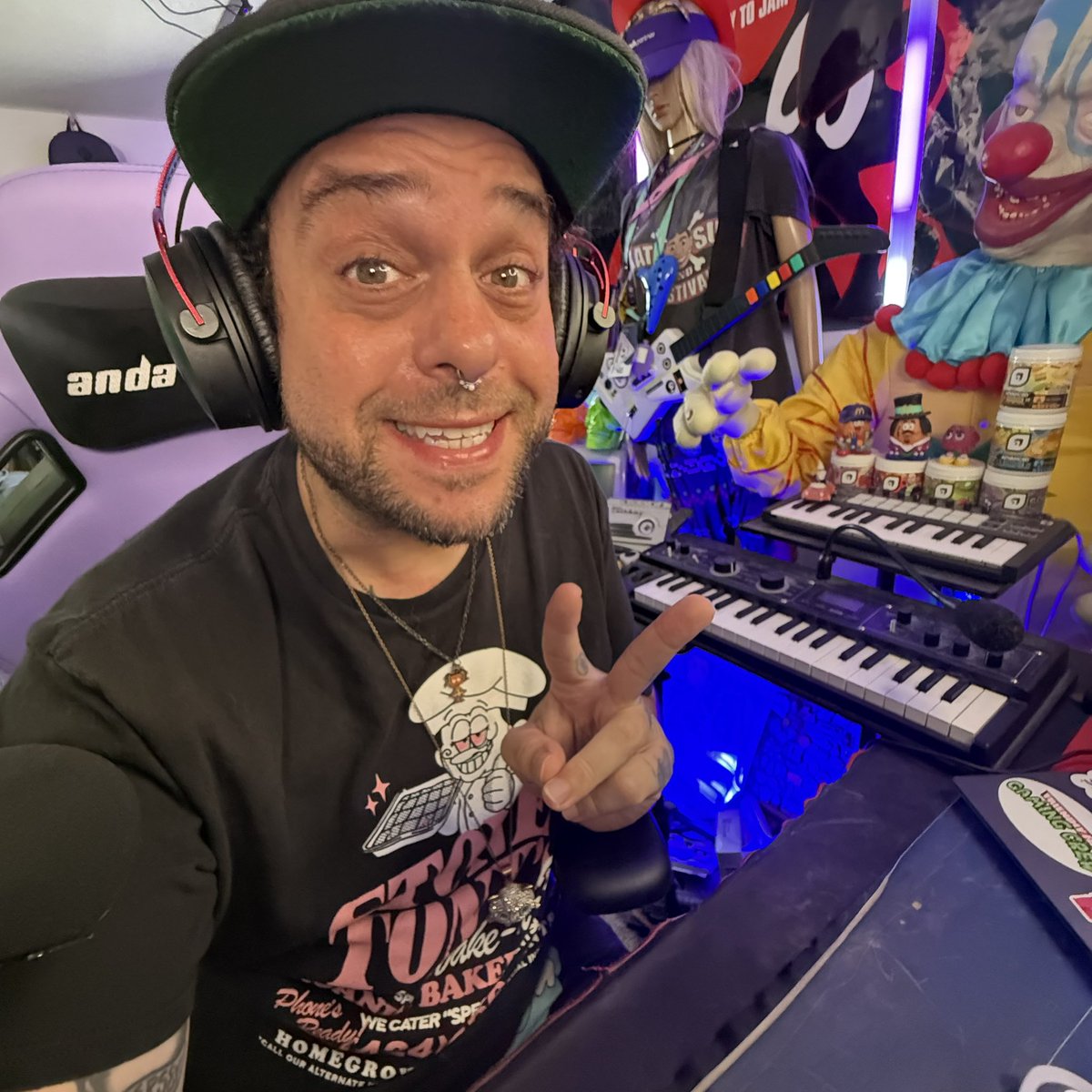 doodybeardLIVE's tweet image. I AM LIVE ON THE INTERNET!
Scary games and more SIMS with @CrowdControl !!
Twitch.tv/doodybeard
Kick.com/doodybeard