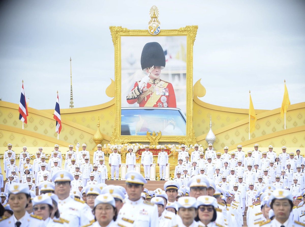 Pheuthai2day's tweet image. นายภูมิธรรม เวชยชัย รองนายกรัฐมนตรีและรัฐมนตรีว่าการกระทรวงมหาดไทย รักษาราชการแทนนายกรัฐมนตรี เป็นประธานในพิธีถวายสัตย์ปฏิญาณเพื่อเป็นข้าราชการที่ดีและพลังของแผ่นดิน
💛 เนื่องในโอกาสเฉลิมพระชนมพรรษา
🗓 28 กรกฎาคม 2568 ณ บริเวณท้องสนามหลวง
ขอบคุณถาพ:Posttoday…