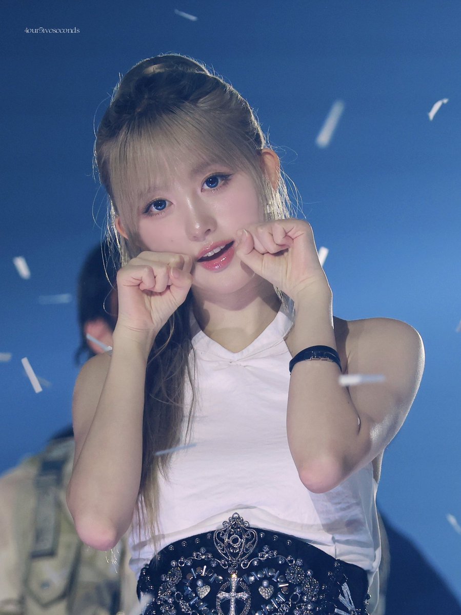 250726 sbs

🥰

#아이브 #IVE #가을 #김가을 
#GAEUL #ガウル #秋天