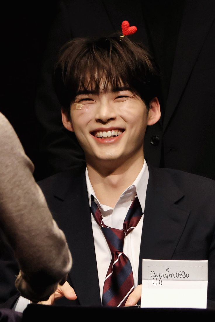 aytns_'s tweet image. 다들행운만땅고양이수염보고가세요~