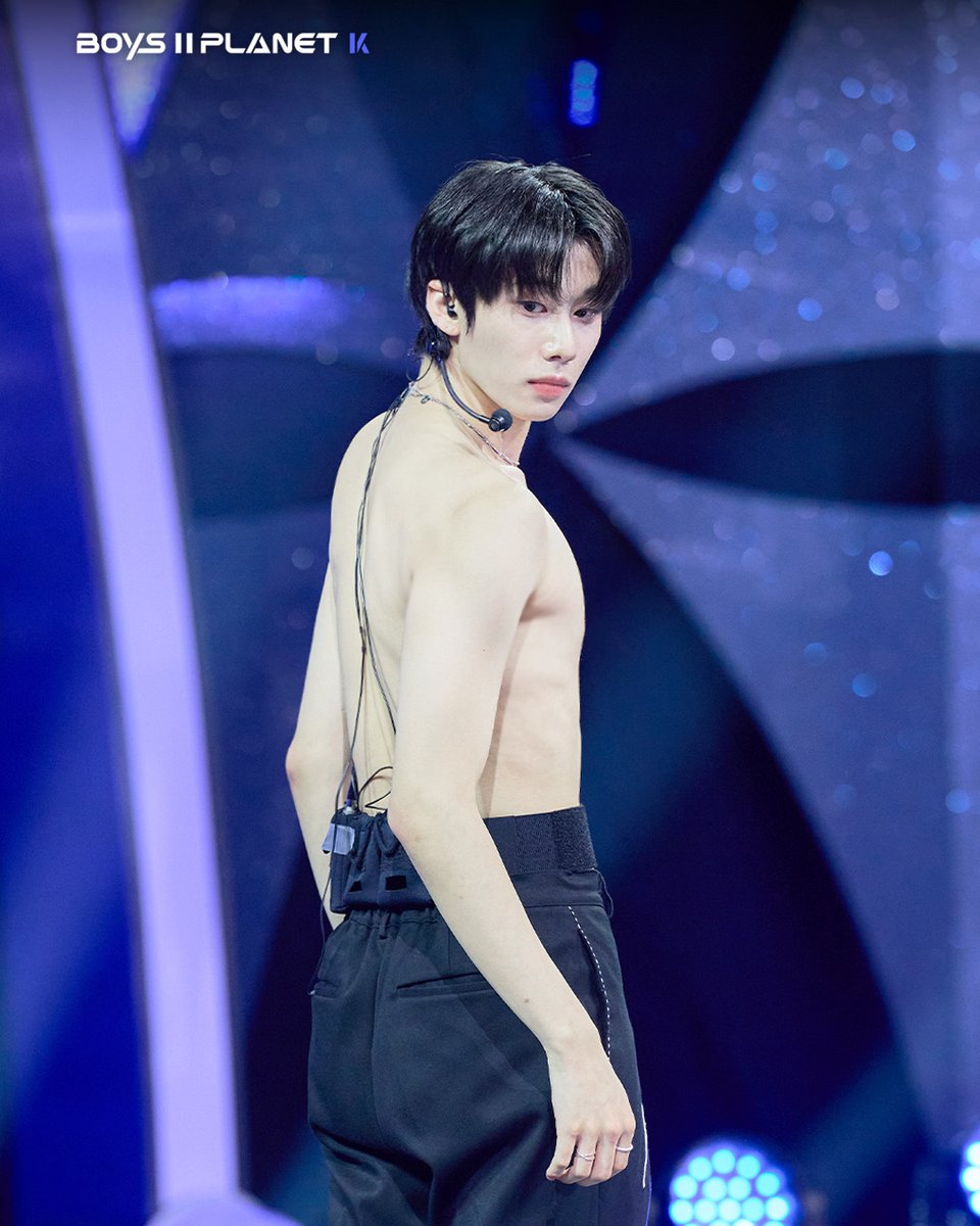 _mnetboysplanet's tweet image. [2회 계급 결정전] 비하인드 포토 #2 📸 I 김동현 A    

소년들의 여정이 시작된 첫 무대 비하인드 🔍

소년들의 더 많은 정보를 알고 싶다면?
Mnet Plus ▶ share.mnetplus.world/boys2planet
YouTube ▶ youtube.com/@BOYSPLANET.OF…

[BOYS II PLANET]
매주 목요일 밤 9시 20분 본방송

==

[EP.02 Class Test]…