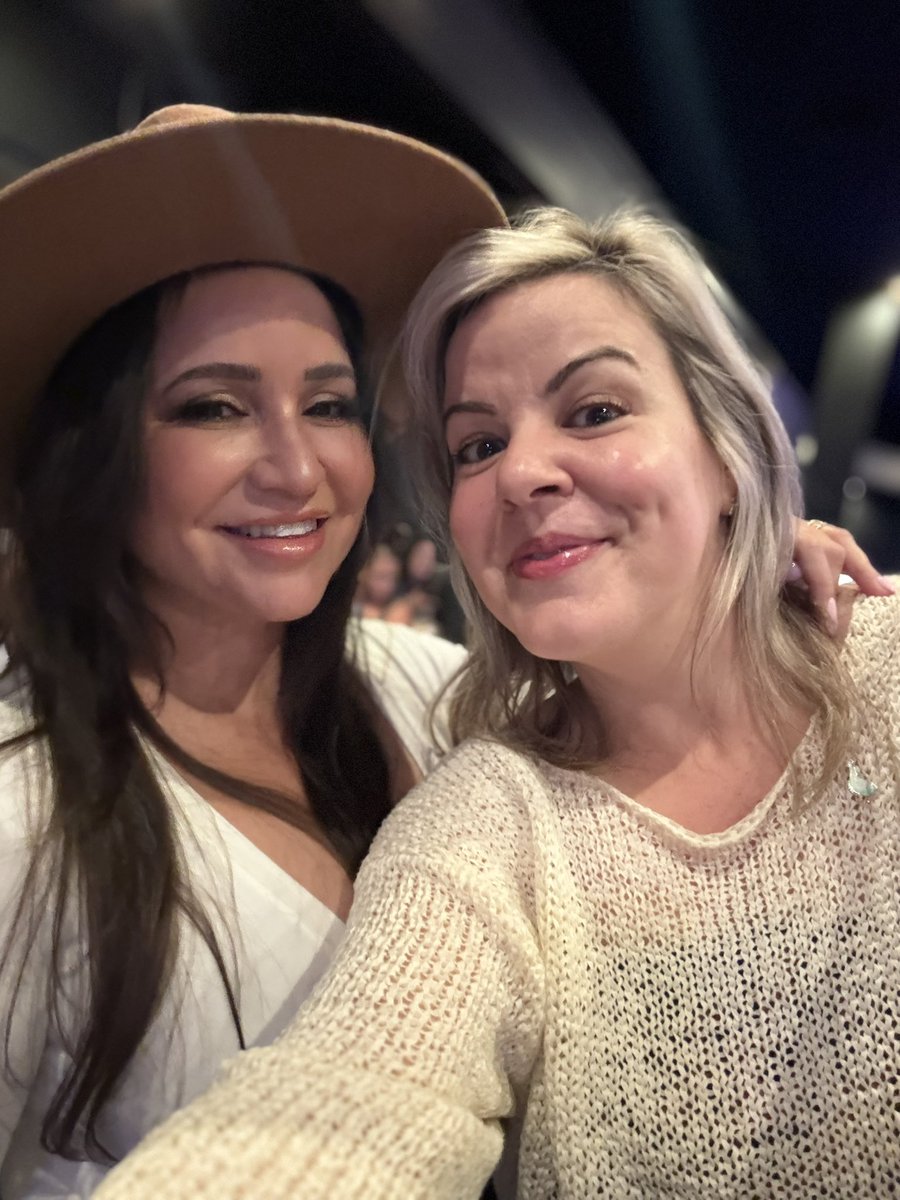 nycgyps's tweet photo. I met Tina Barta today. 👑
I met Veronica Portillo today.
I met Katie Doyle today.
14 year old me will never recover. These are my Spice Girls. #RoadRules30 https://t.co/t7VxV0fQ6V