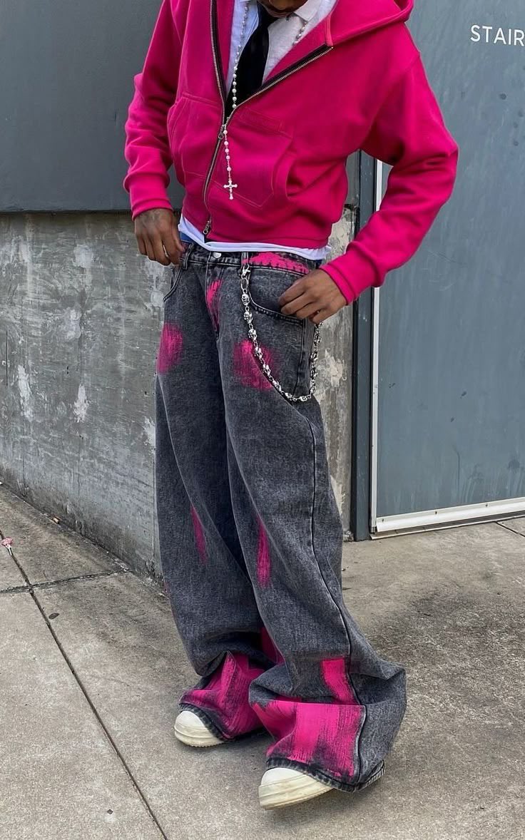 frankifier3000's tweet image. I want pink clothes……