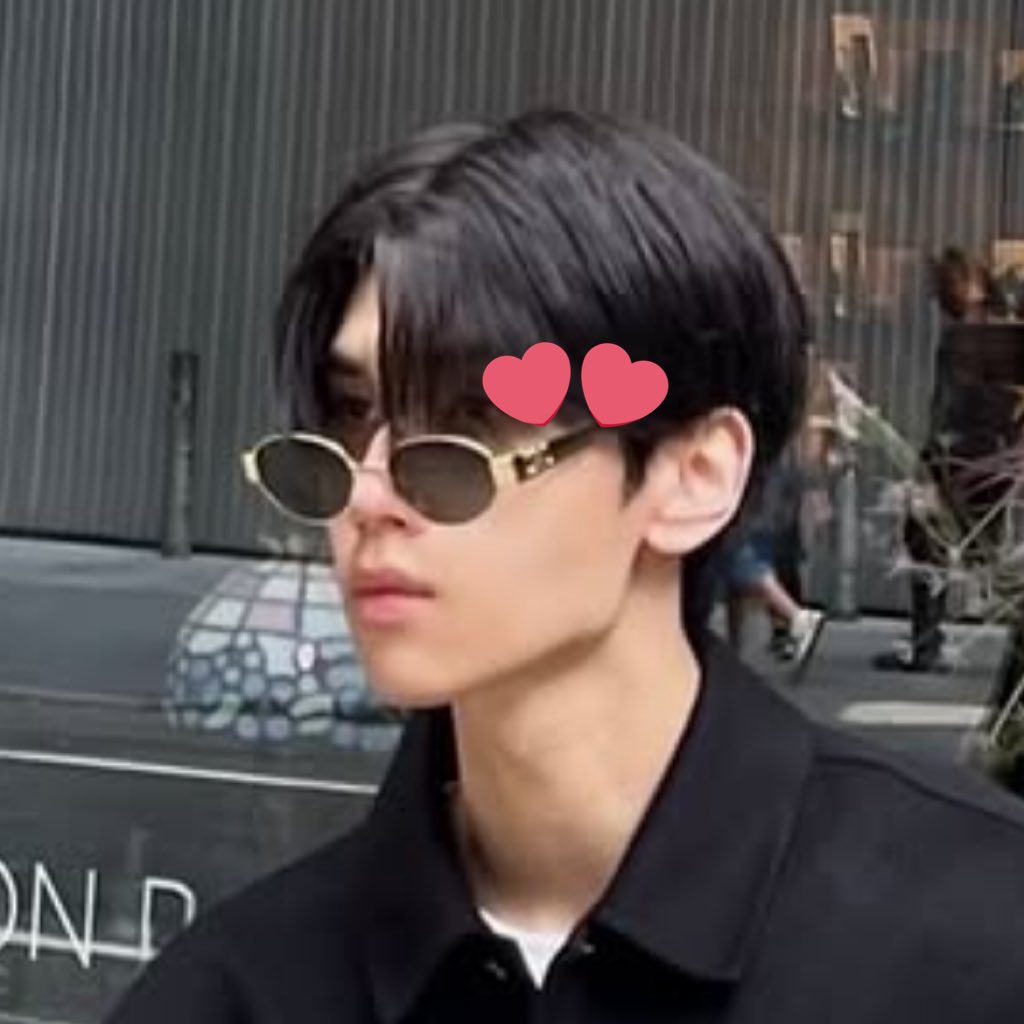 ssss_connie's tweet image. Even between bros (faen),
it’s probably the same—apart for work but carrying a piece of each other.
#จุงดัง #JoongDunk
#dunknatachai #JoongAchen