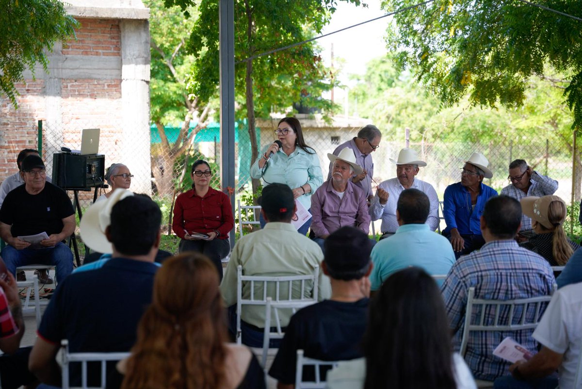 imeldacastromx's tweet image. Desde San Marcial, #Guasave, rendimos cuentas al pueblo y reafirmamos nuestro compromiso con la transformación.
Los temas del primer año legislativo en el @senadomexicano reflejan nuestras prioridades: programas sociales como derecho, igualdad sustantiva, reforma al Poder…