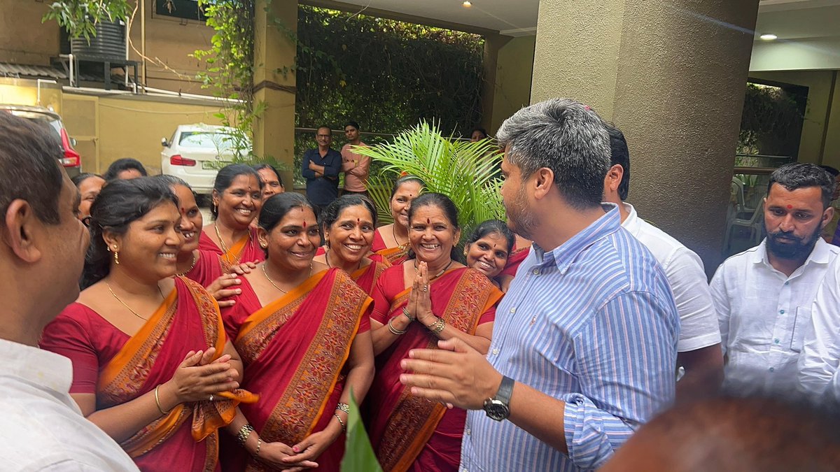 RRPSpeaks's tweet image. आपल्याला पैलवानांची तब्येत दिसते पण त्यामागचे कष्ट दिसत नाहीत… वारजे येथील सह्याद्री कुस्ती संकुलात सराव करणाऱ्या पैलवानांच्या आहाराची याच महिला भगिनी संपूर्ण काळजी घेतात..