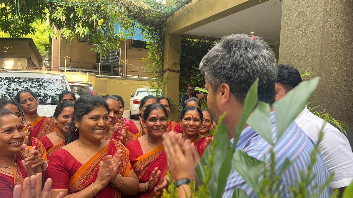 RRPSpeaks's tweet image. आपल्याला पैलवानांची तब्येत दिसते पण त्यामागचे कष्ट दिसत नाहीत… वारजे येथील सह्याद्री कुस्ती संकुलात सराव करणाऱ्या पैलवानांच्या आहाराची याच महिला भगिनी संपूर्ण काळजी घेतात..