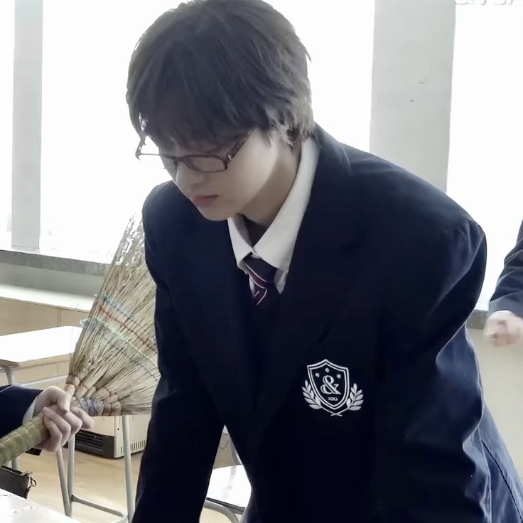 ntnjsgn's tweet image. 어떻게해서든 말 걸어보고 싶게 생김