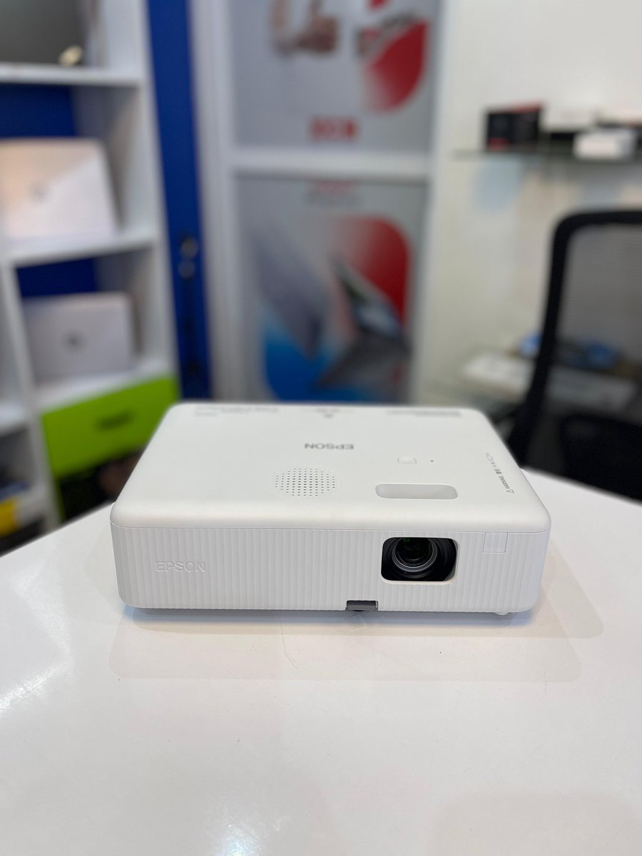 rubison_'s tweet image. Brand New Epson CO-W01 Projector
🔹Projection System: 3LCD, 3-chip technology
🔹Resolution: WXGA (1280 x 800)
🔹Brightness: 3,000 lumens
🔹Projection Size: Up to 378 inches
🔹Connectivity: HDMI input and USB
🔹Audio: Includes a built-in 5W speaker
Selling Price Ksh.50,000…