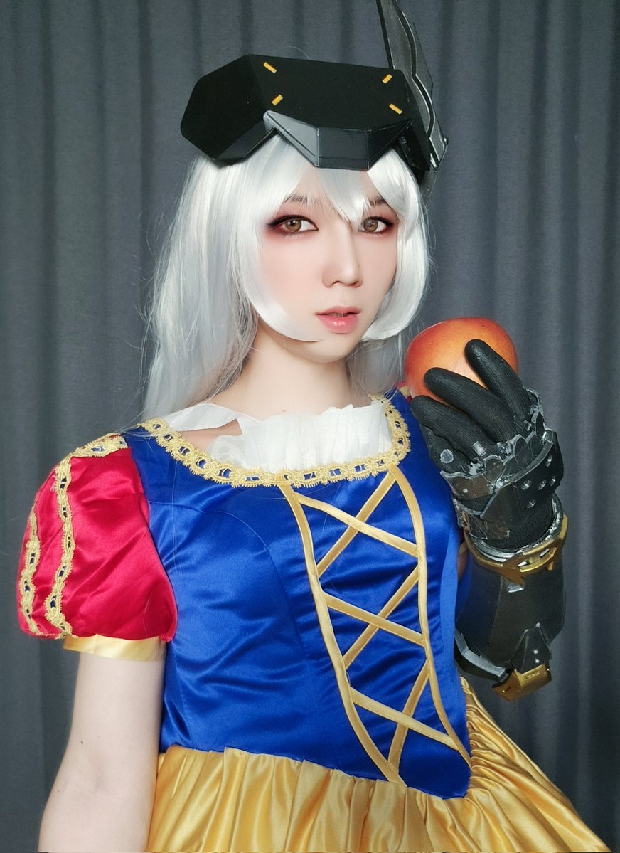 Ryza2022's tweet image. Snow White part.5
NIKKE スノーホワイト
"魔女様 リンゴもう一つ" 🍎
"마녀님. 사과 하나더"
Happy ending 👏