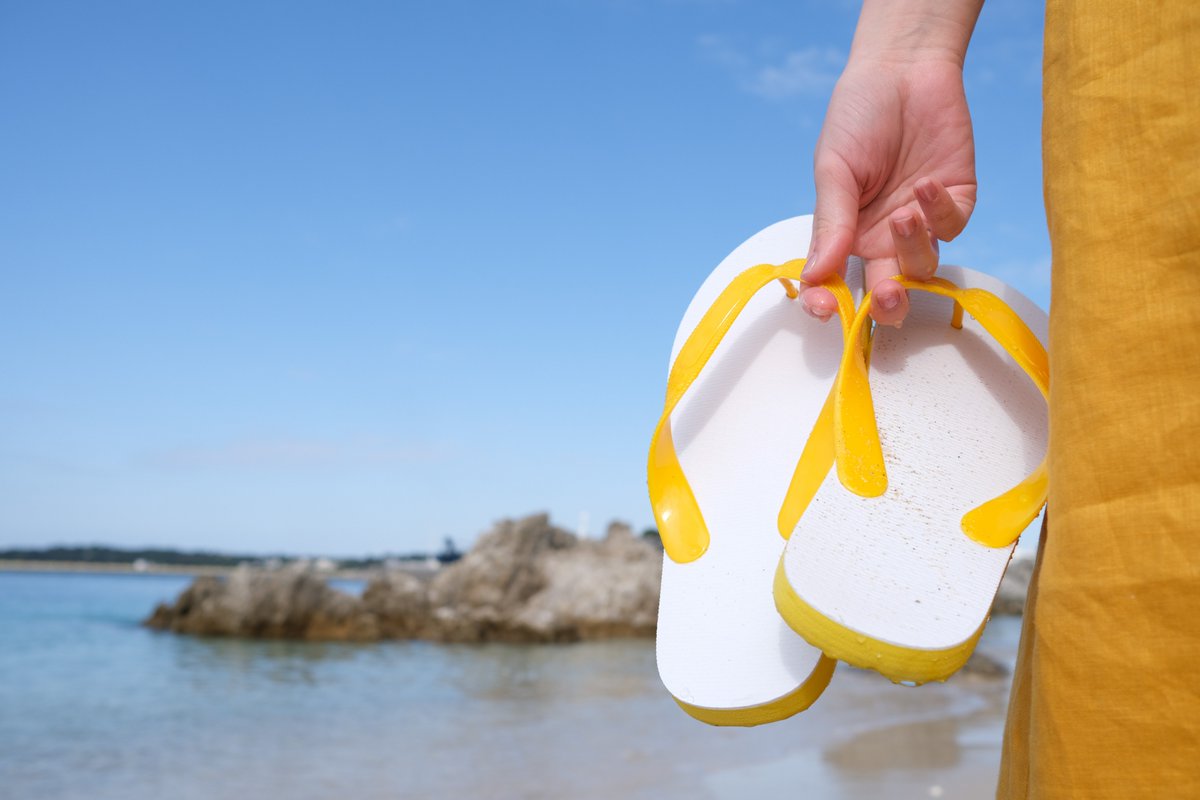 Feel_OKINAWA's tweet image. これ毎年お伝えしていますが、
「秋~冬の沖縄」は旅行シーズンが過ぎて混雑からオサラバした中で観光できるのが最高
夏ってどうしてもあちこち賑わって落ち着いて過ごせなかったり、思わぬ渋滞で計画どおり動けないこともありますが、
10月以降は定番スポットが空いたりビーチも快適だったり、しかも…
