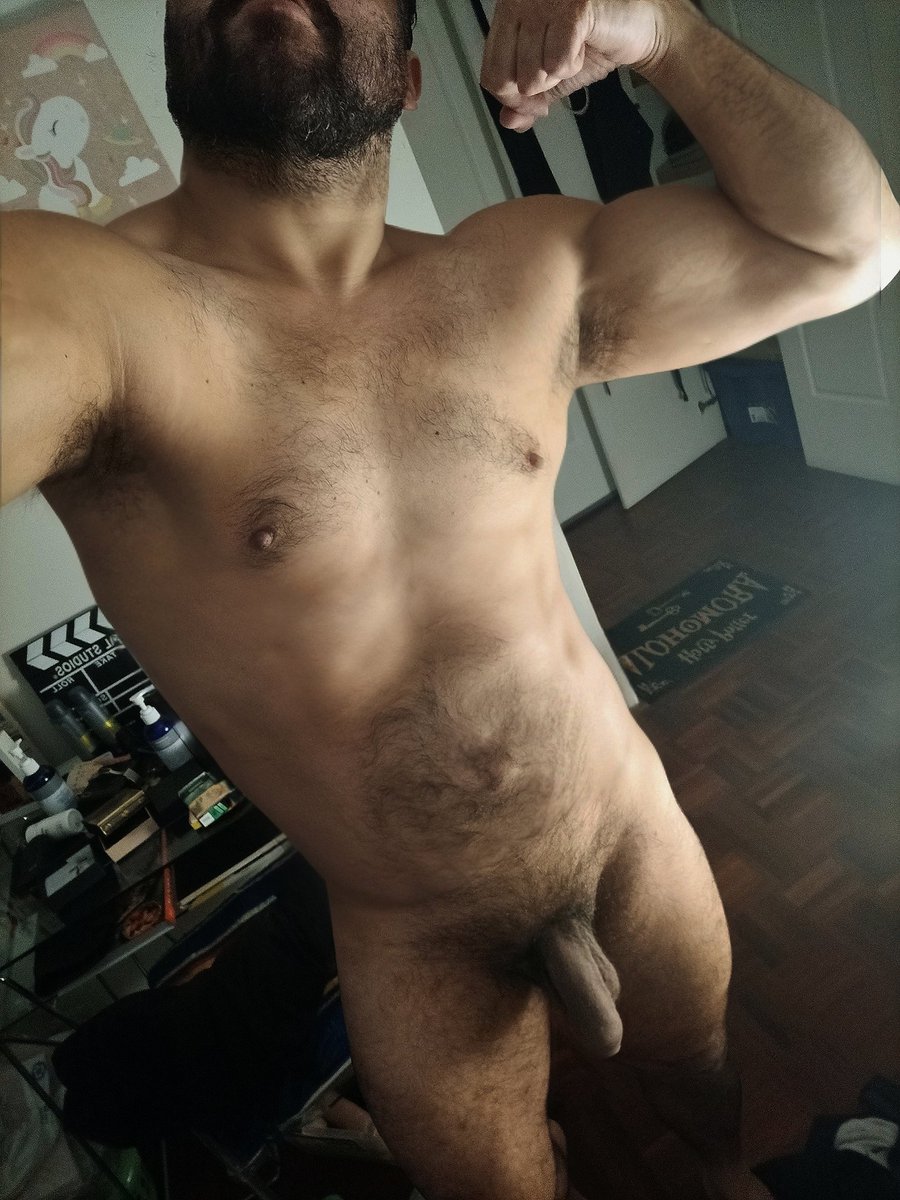 elcharlyb tweet media