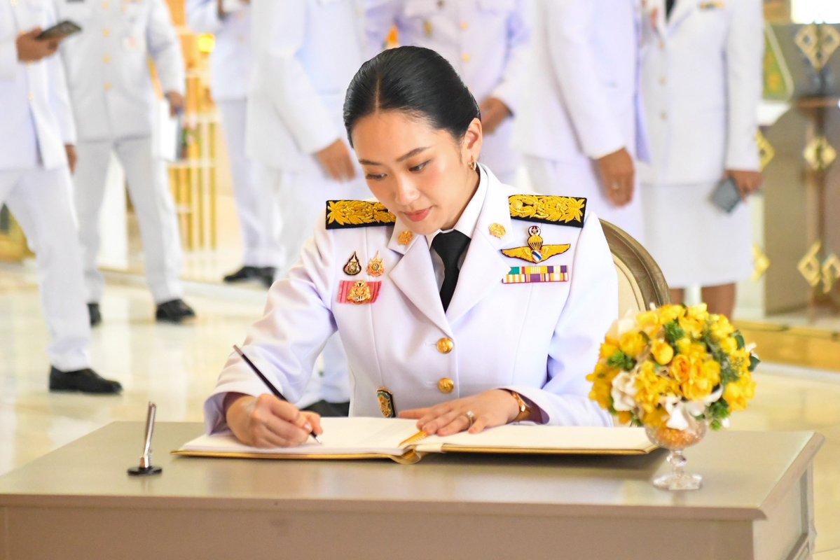 ingshin's tweet image. นำคณะผู้บริหาร ข้าราชการ และเจ้าหน้าที่กระทรวงวัฒนธรรม ถวายพระพรชัยมงคล และ พิธีถวายสัตย์ปฏิญาณเพื่อเป็นข้าราชการที่ดีและพลังของแผ่นดิน เฉลิมพระเกียรติพระบาทสมเด็จพระเจ้าอยู่หัว เนื่องในโอกาสพระราชพิธีเฉลิมพระชนมพรรษา ๒๘ กรกฎาคม ๒๕๖๘ ณ อาคารวัฒนธรรมวิศิษฏ์ และหอศิลป์แห่งชาติ…