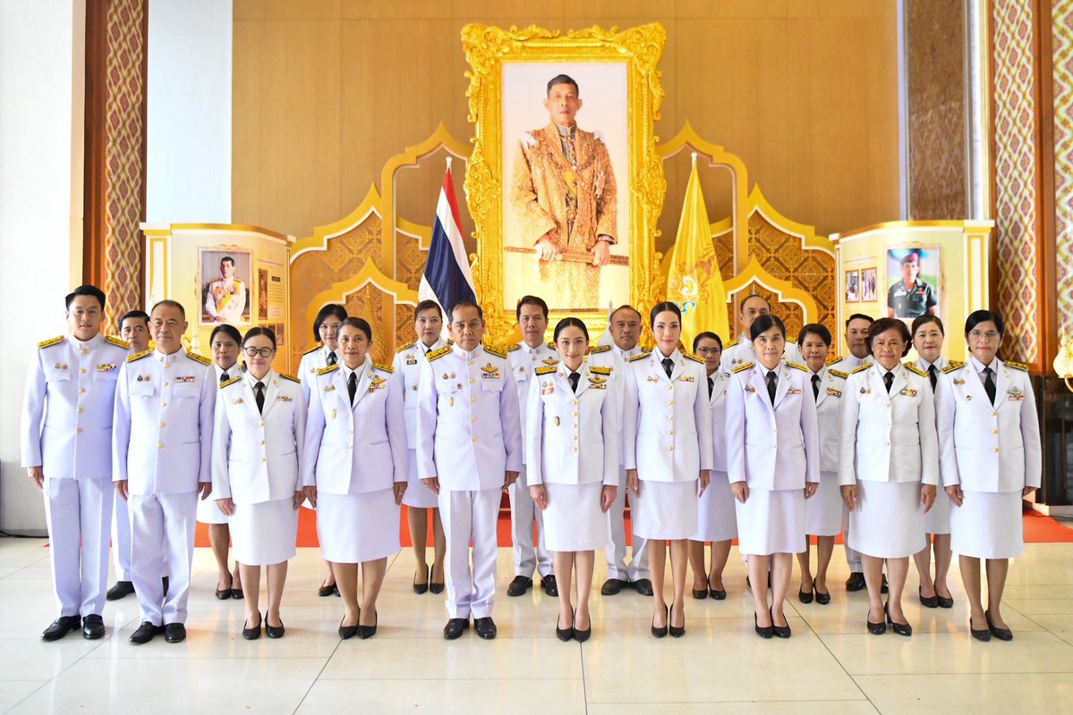 ingshin's tweet image. นำคณะผู้บริหาร ข้าราชการ และเจ้าหน้าที่กระทรวงวัฒนธรรม ถวายพระพรชัยมงคล และ พิธีถวายสัตย์ปฏิญาณเพื่อเป็นข้าราชการที่ดีและพลังของแผ่นดิน เฉลิมพระเกียรติพระบาทสมเด็จพระเจ้าอยู่หัว เนื่องในโอกาสพระราชพิธีเฉลิมพระชนมพรรษา ๒๘ กรกฎาคม ๒๕๖๘ ณ อาคารวัฒนธรรมวิศิษฏ์ และหอศิลป์แห่งชาติ…