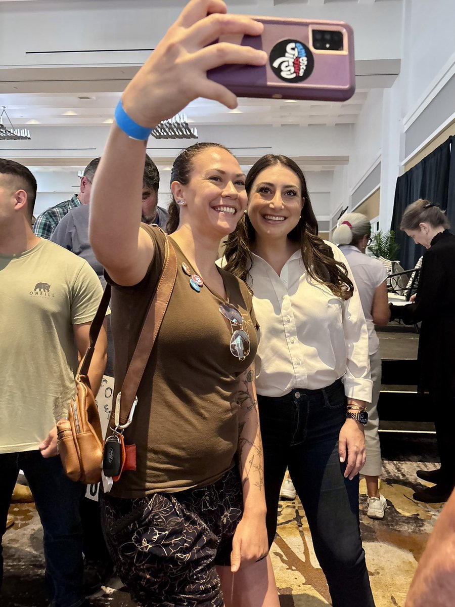 SaraJacobsCA's tweet photo. Like so many House Republicans, Darrell Issa hasn’t been showing up and listening to his constituents — so I did. So glad I got to spend the day with hundreds of fired up people in Escondido who are fighting for a better, stronger democracy. https://t.co/scle6xn9S3
