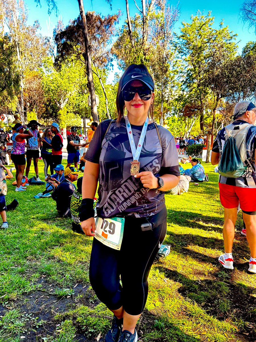Hoy toco hacer el Medio Maraton Tijuana 🥵😎

Saludos 🙌

#Templorunner
#MeEncantaCorrer
#sinolopubliconovale
#SomosMasLocos
#CorrerEsMiPasion
#SumandoKMx
#Comunirunners 
#KMSxELA
<a href="/Comunirunners/">Comunirunners</a>