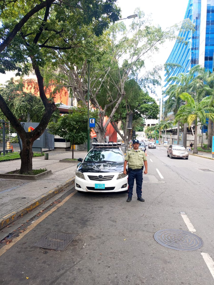 Policía Municipal de Chacao (@policiachacao) on Twitter photo #27Julio | Estamos presentes en las calles de #Chacao las 24 horas del día, los 365 días del año.
Somos #OrdenYseguridad
<a href="/duquegustavoS/">Gustavo Duque Sáez</a> <a href="/luisgonzalofer/">Luis Gonzalo Fernández</a> <a href="/Chacao/">Alcaldía de Chacao</a> #27Julio | Estamos presentes en las calles de #Chacao las 24 horas del día, los 365 días del año.
Somos #OrdenYseguridad
<a href="/duquegustavoS/">Gustavo Duque Sáez</a> <a href="/luisgonzalofer/">Luis Gonzalo Fernández</a> <a href="/Chacao/">Alcaldía de Chacao</a>