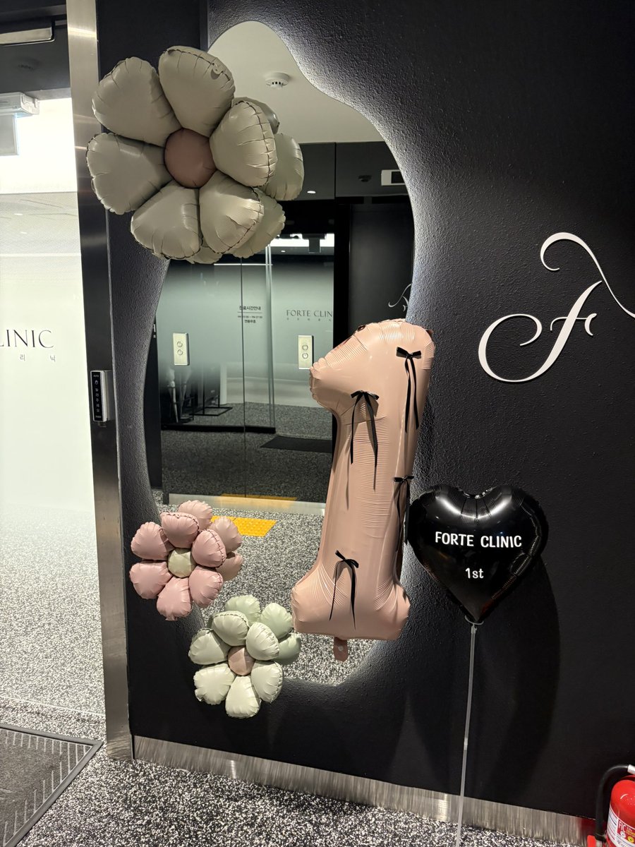 CBA777x's tweet photo. 肌管理はフォルテクリニック
チタニウムリフトで輪郭がかなり整う✨ https://t.co/DS8U8XvWNs
