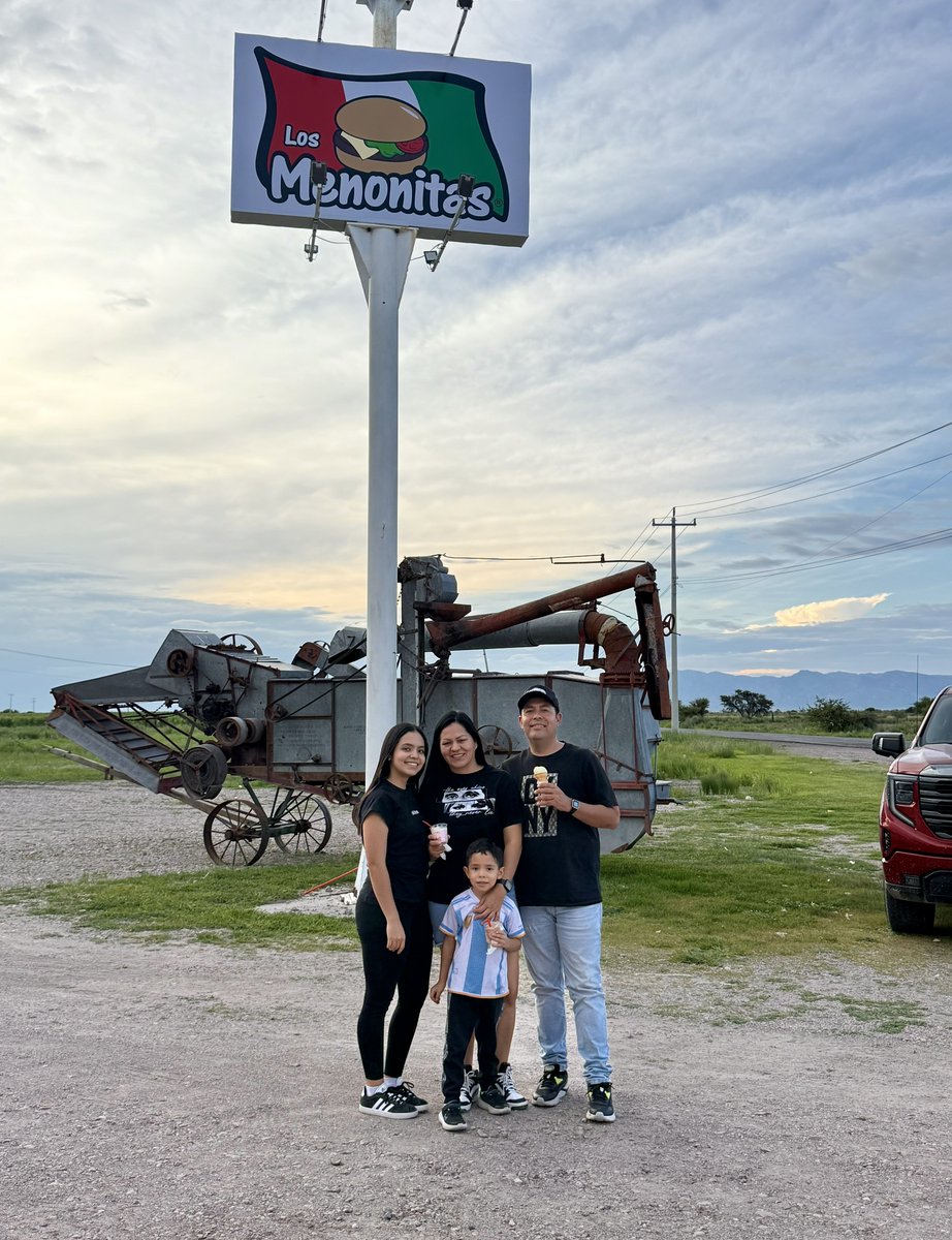 En “Los Menonitas” en Nuevo Ideal, #Durango. Bellos paisaje, raza agradable y buena comida con las 3B en un solo lugar 👌

#BuenDomingo para todos 🙌🏻