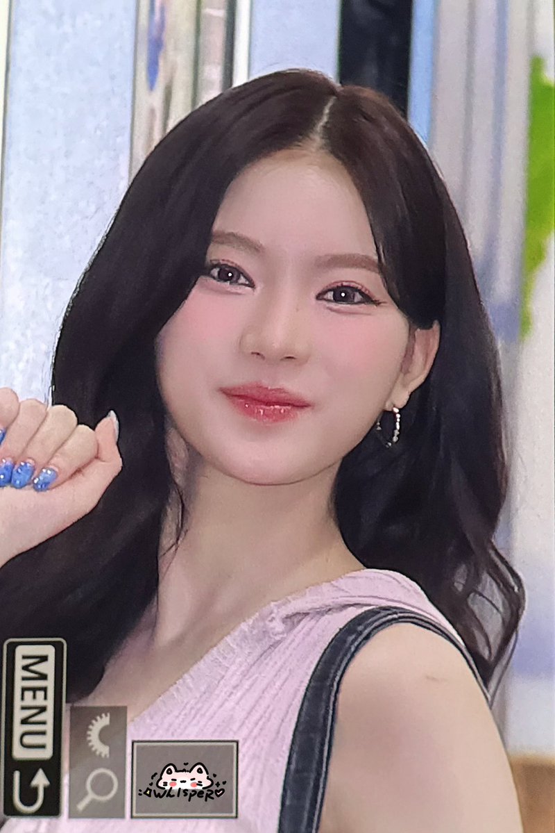 Wh1speR0123's tweet image. 0728 가요광장 출근 프리뷰💕

😽오늘 귀여워

#이사진최고
#아이사 #ISA 
#스테이씨 #STAYC