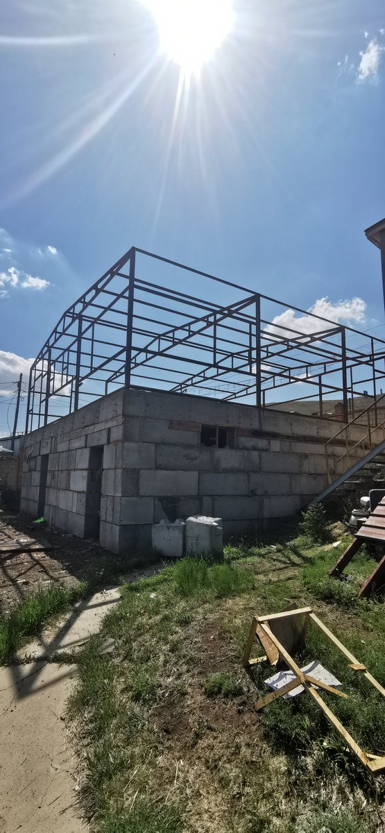 Mashaa_MN's tweet image. Хятадууд оруулж ирж барилга, замын ажлуудаа нугалахгүй бол зуны 3 сарын 1т зоолттой наадамлаад алга болчихлоо шдэ... Хэзээ ирэх юм бүү мэд... 7 хоногын өмнө өглөө очноо гээд л дахиад таг
🤷♂️🤷♂️🤷♂️