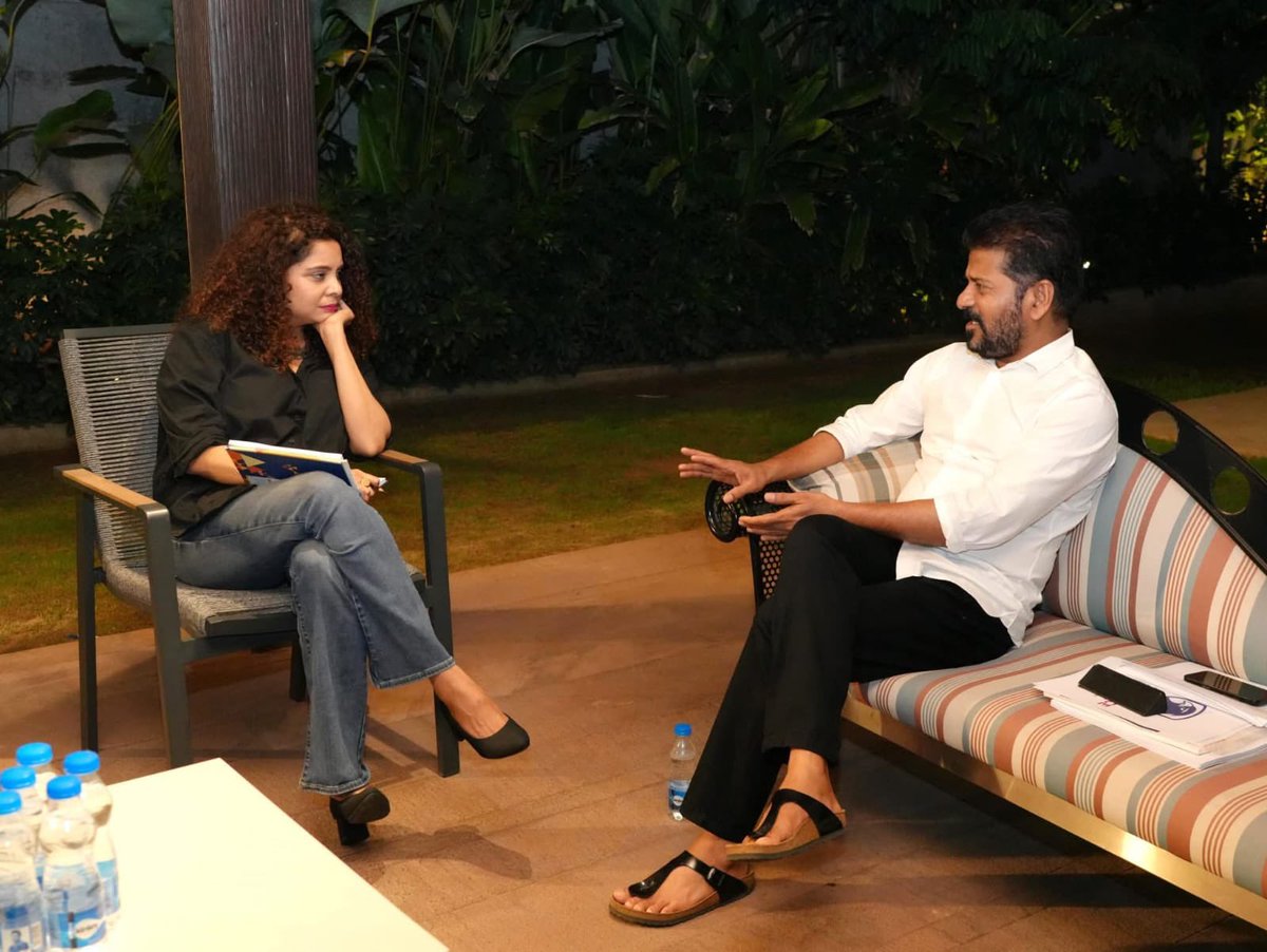 Dr.Katam Sridhar (@sridhargrr) on Twitter photo A powerful frame that speaks volumes. Journalist <a href="/RanaAyyub/">Rana Ayyub</a> sits with calm authority, holding her ground with grace and clarity while speaking with Telangana Chief Minister <a href="/revanth_anumula/">Revanth Reddy</a> .Her poise and presence show the true spirit of fearless journalism
#Journalism A powerful frame that speaks volumes. Journalist <a href="/RanaAyyub/">Rana Ayyub</a> sits with calm authority, holding her ground with grace and clarity while speaking with Telangana Chief Minister <a href="/revanth_anumula/">Revanth Reddy</a> .Her poise and presence show the true spirit of fearless journalism
#Journalism